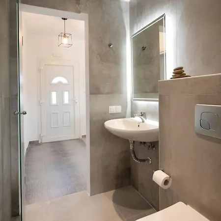Cozy White House Tatil Evi Alepou