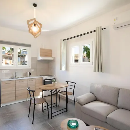 Cozy White House *